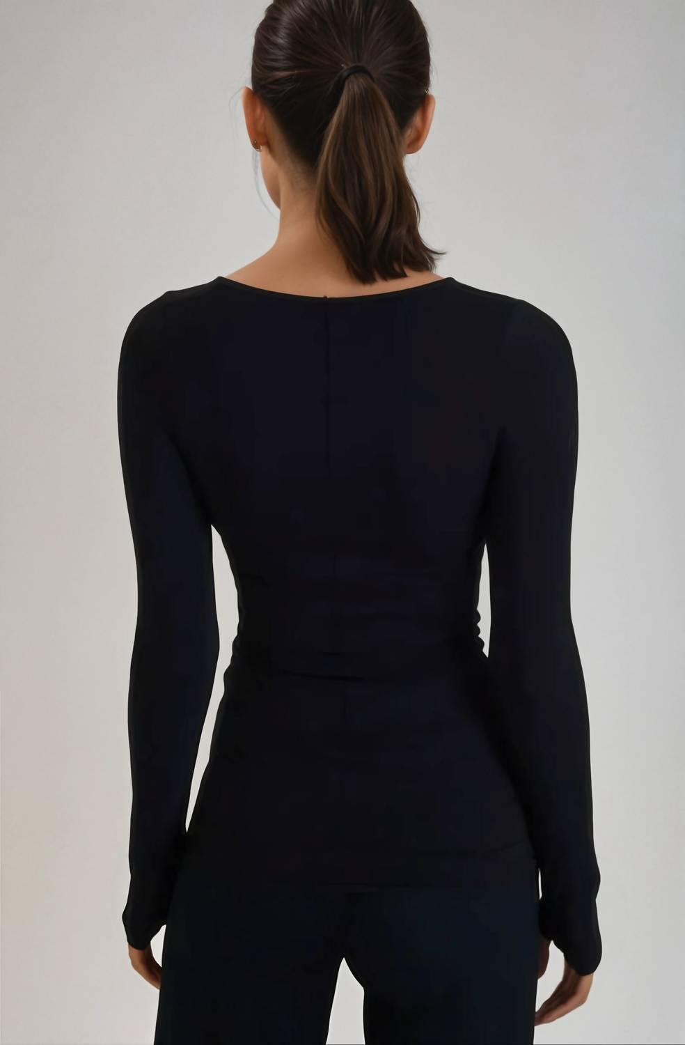 Buki - Collagen V-neck