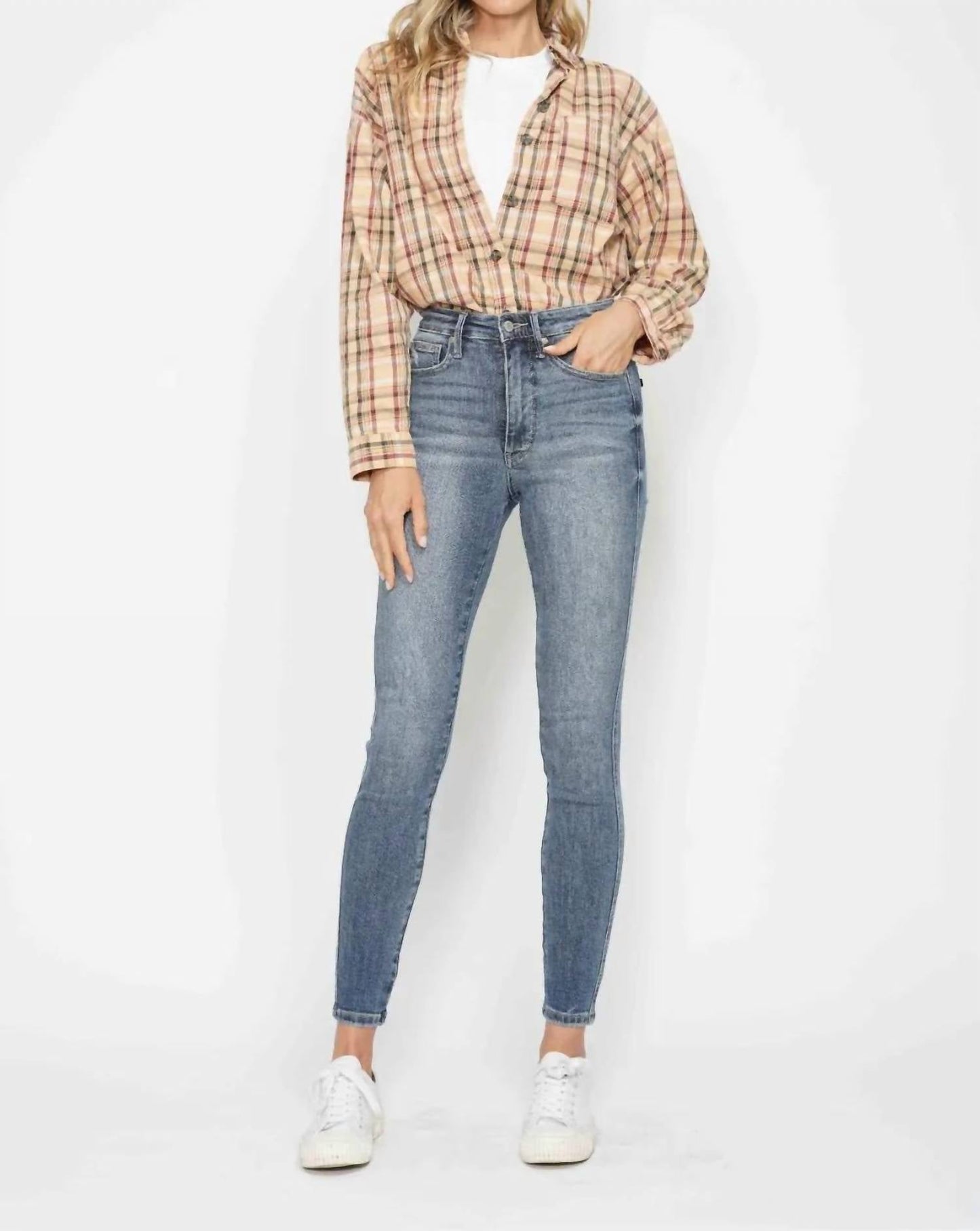 Judy Blue - Full Size Tummy Control Contrast Wash Skinny Jeans