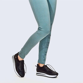 Chelsea Jones - Women's Verse Elevated Trainer Shoes