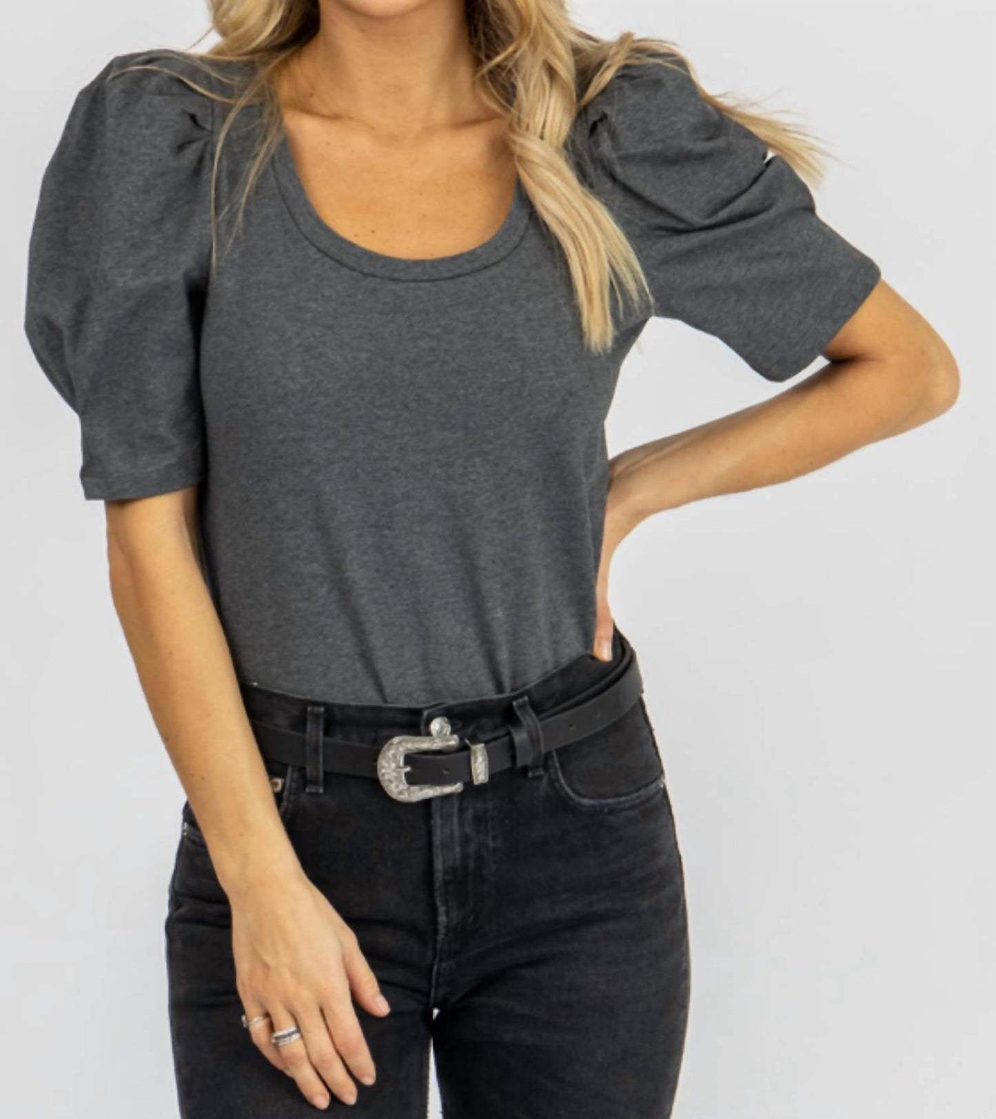 2.7 August Apparel - U-NECK PLEATED PUFF TOP