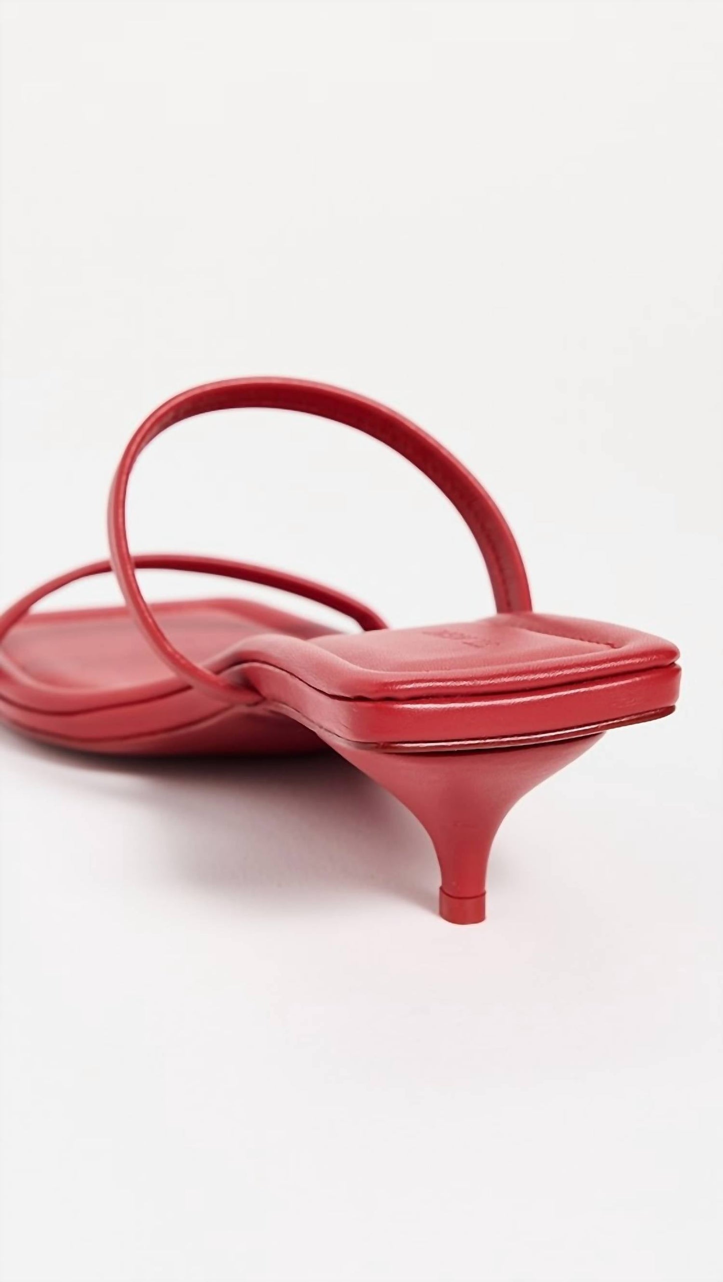 St. Agni - Fine Strap Kitten Heel