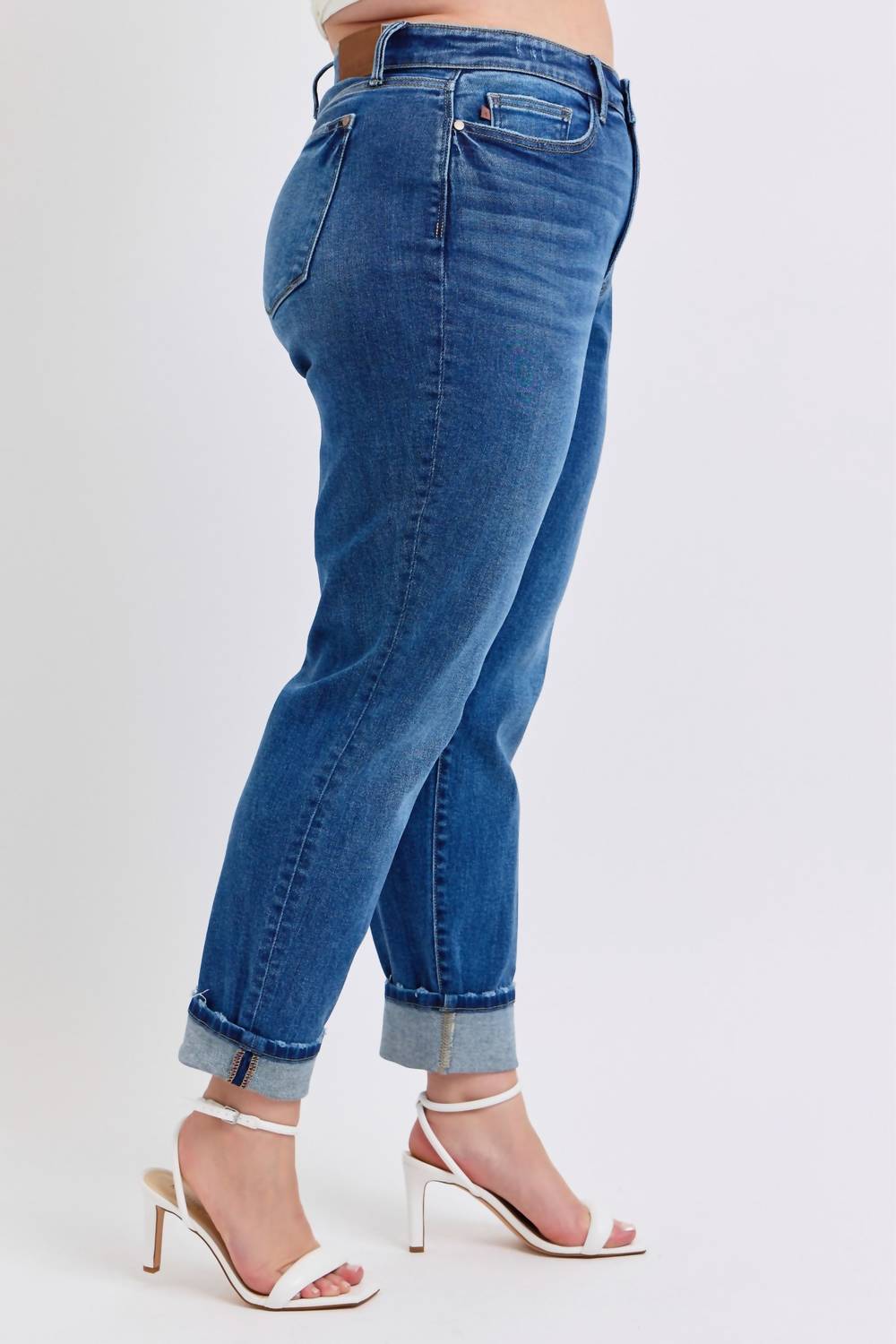 Judy Blue - Mid Rise Boyfriend Jeans