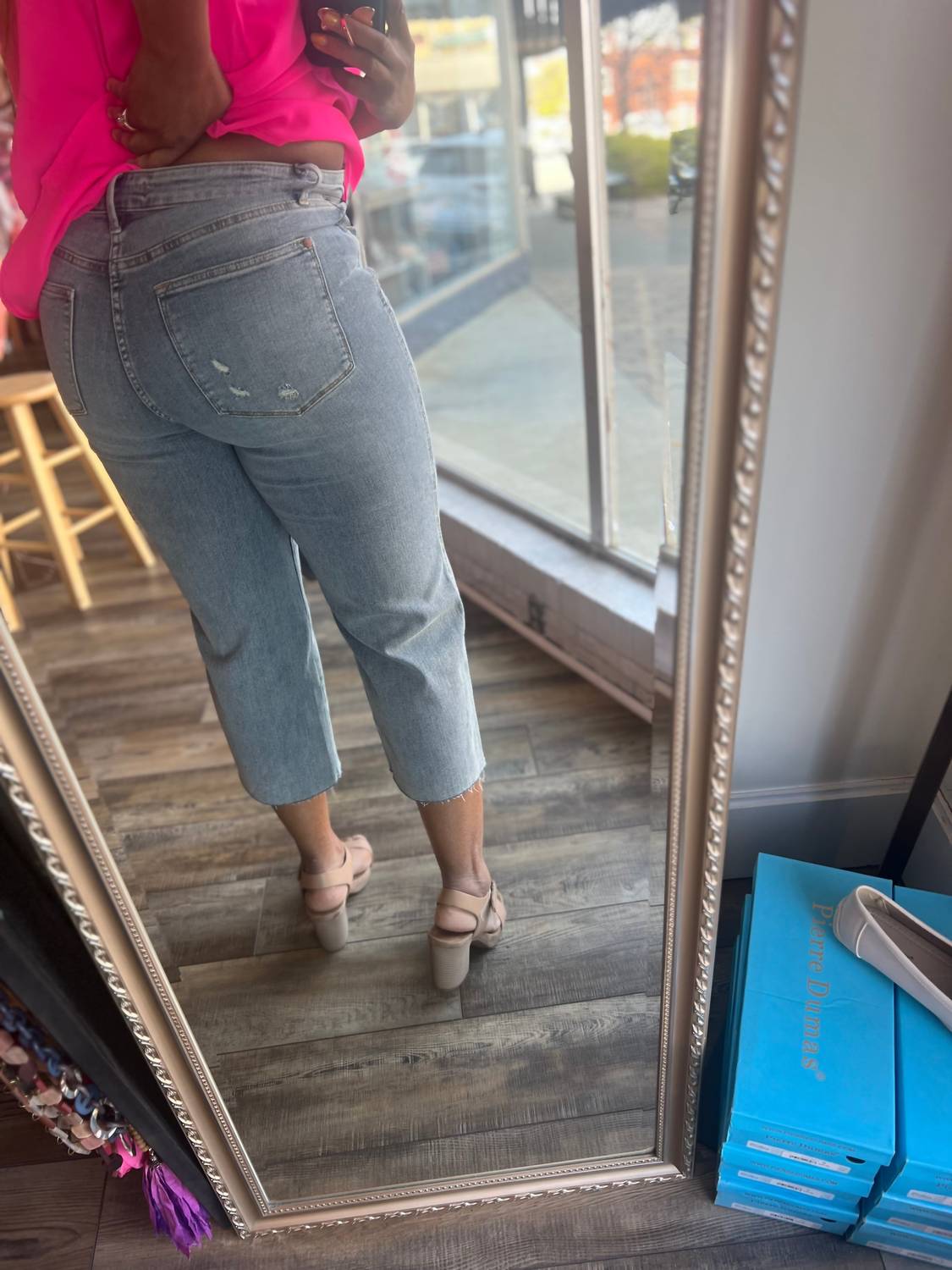 Judy Blue - Midrise Cropped Jean
