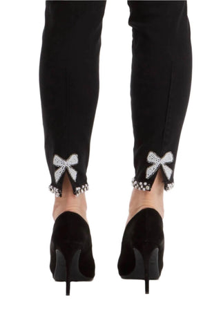 Frank Lyman - Pearl Bow Detail Slim Leg Jean