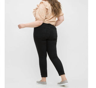 Judy Blue - Mid-rise Distressed Slim Fit Jean