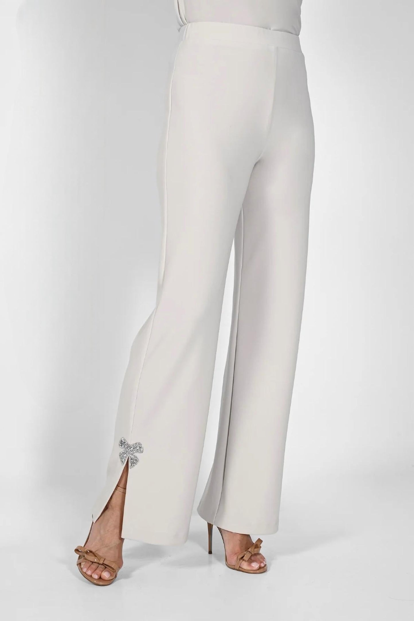 Frank Lyman - Knit Pant With Sequin Side Bow