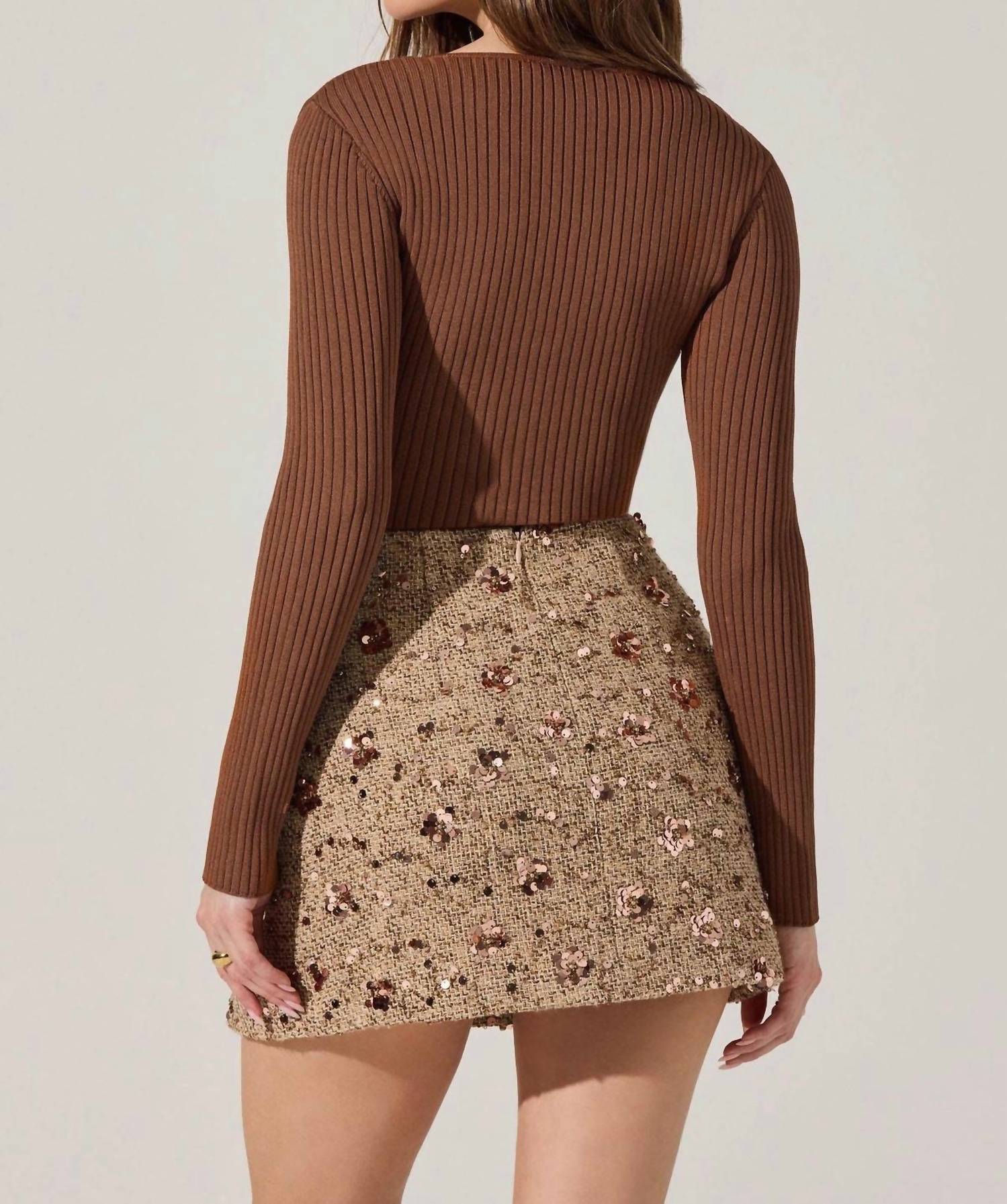 Astr - Lynly Ribbed Keyhole Sweater