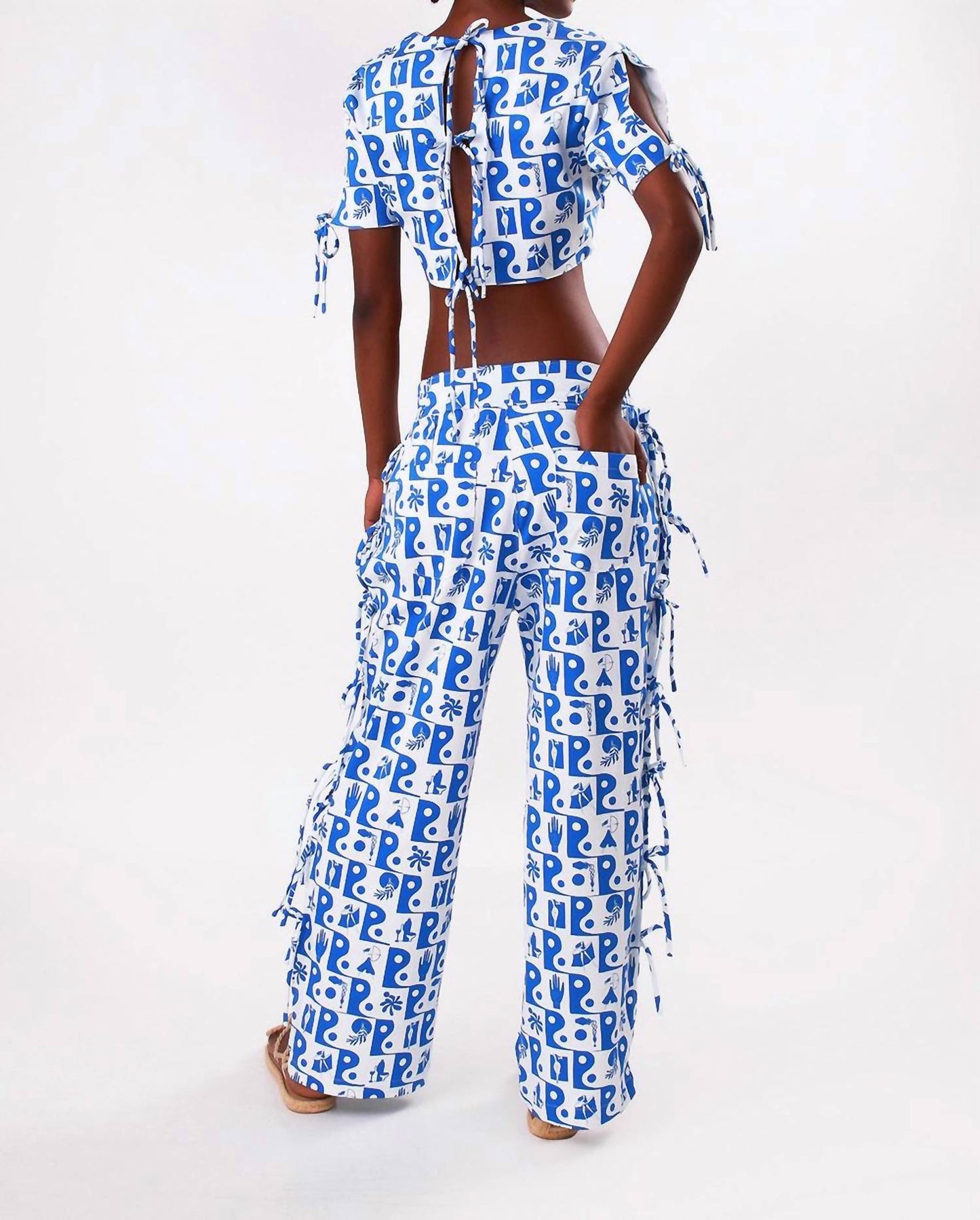 Bela Brand - Cropped Bows Top