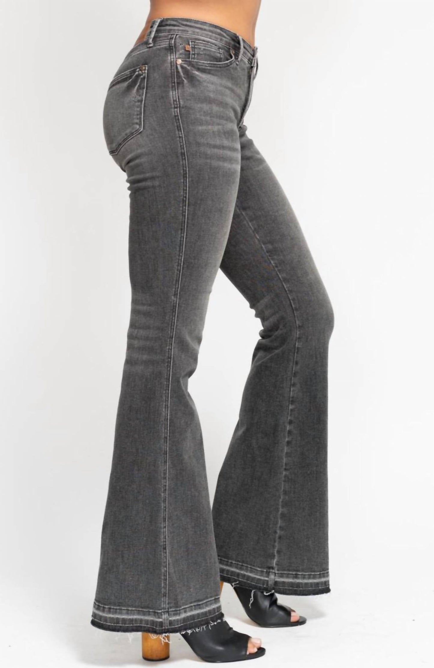 Judy Blue - Mid Rise Tummy Control Flare Leg Jeans