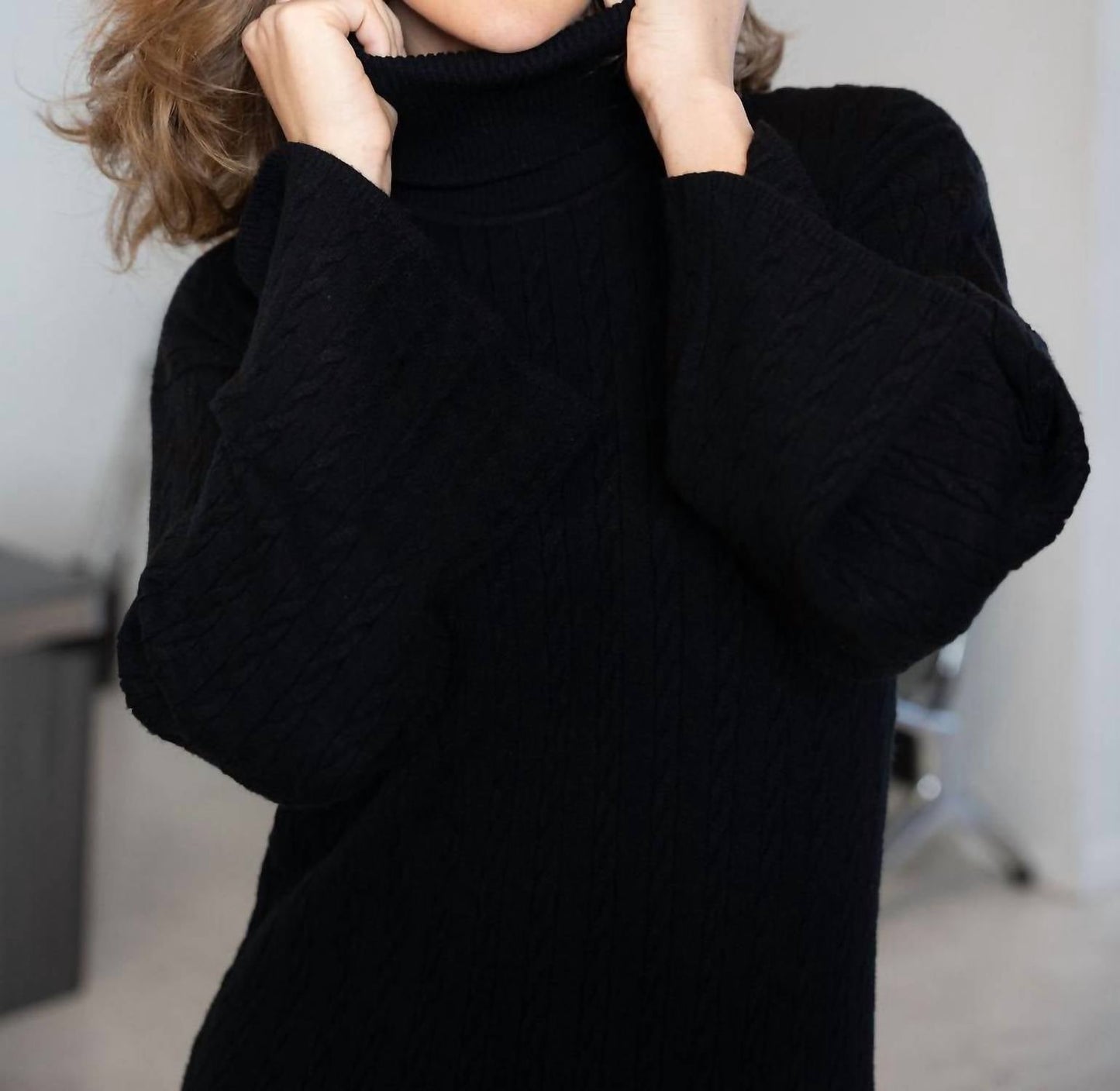 Mima Rosso - Cable Knit Bell Sleeve Dress