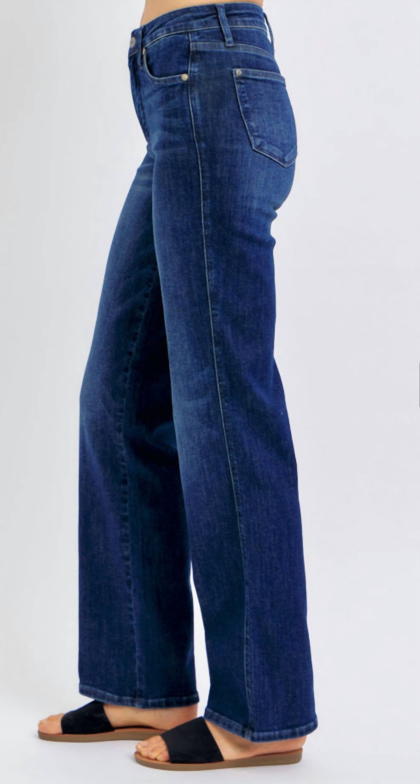Judy Blue - Mid Rise Tummy Control Classic Straight Jeans