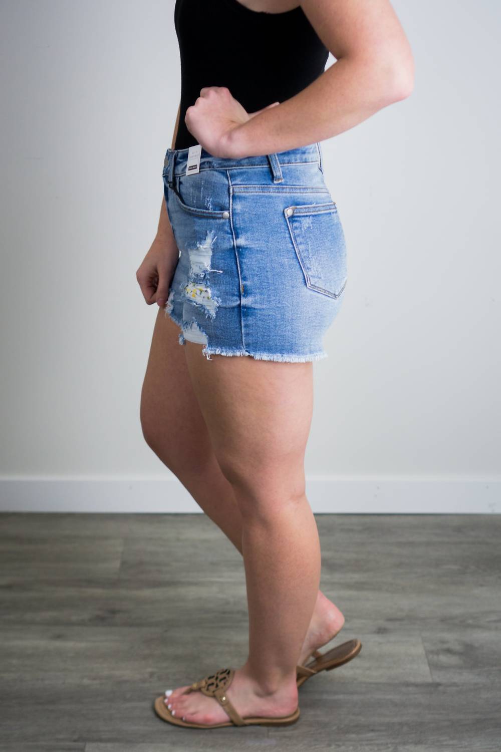 Judy Blue - Women's Mid-rise Lemon Patch Destroyed Shorts