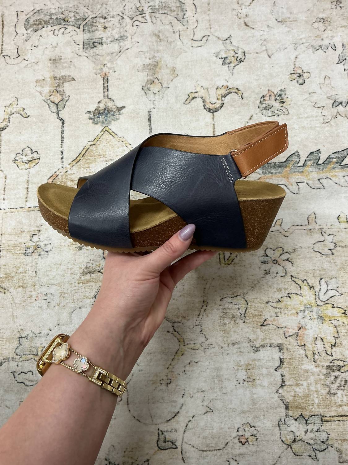 sofft-womens-eva-italian-leather-criss-cross-wedge-sandals