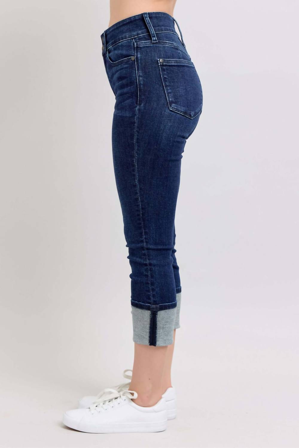 judy-blue-double-high-rise-double-button-capri-pants