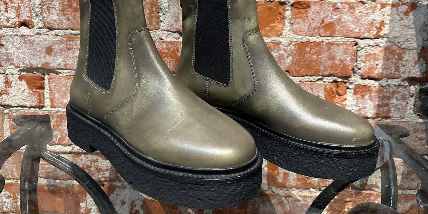 Free People - Women's Chelsea Boot