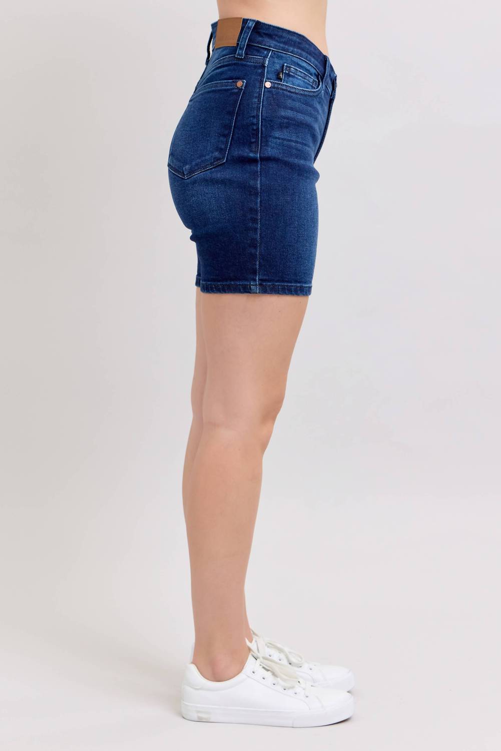 Judy Blue - V-front Bermuda Shorts
