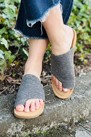 Biza - Women's Lavish Sandal