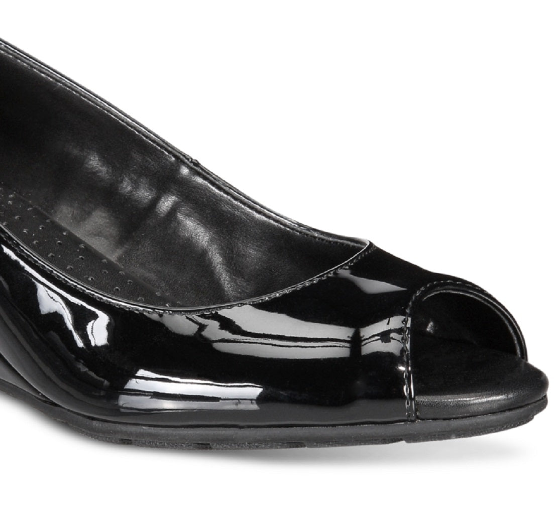 Bandolino Women's Peep Toe Wedge Pump Black Size 5.5 M