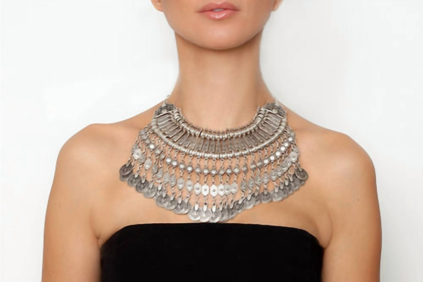 Avenue Chic - Women's Coin Gypsi Necklace