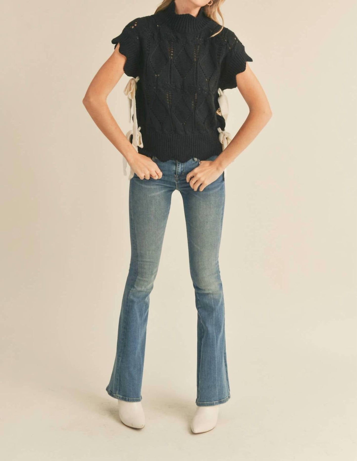 &Merci - Mock Neck Cropped Sweater Vest