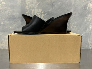 Vince Camuto Women's Pia Wedge Sandal Black Size 8.5 M