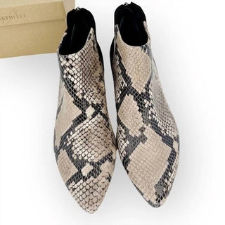 Naked Feet - Women's Chi Bootie