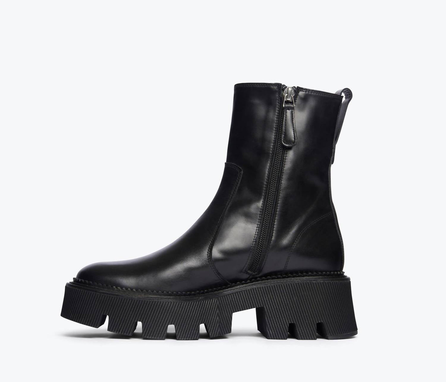 Freda Salvador - Women's Darla Lug Sole Chelsea Boot