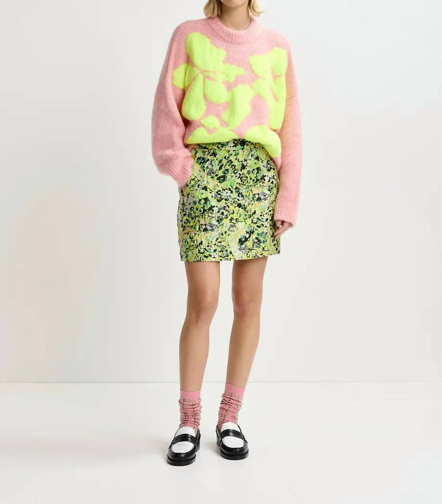 Essential Antwerp - Garcon Floral Sweater