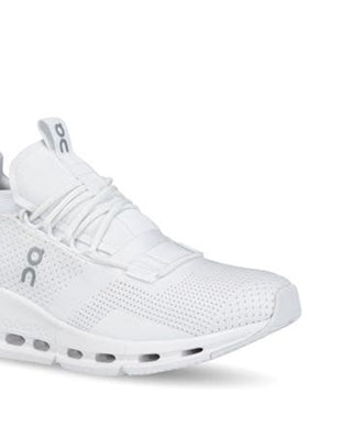 On Women's Cloudnova Sneaker White Size 7
