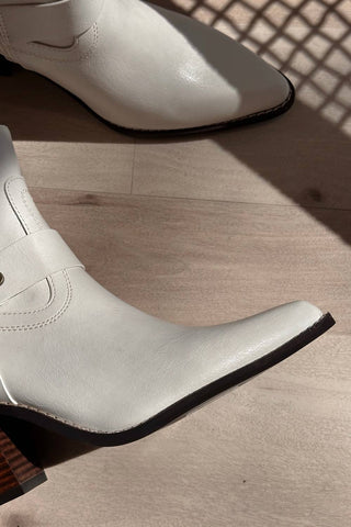 Oasis Society - Women's Jackson Ankle Boots