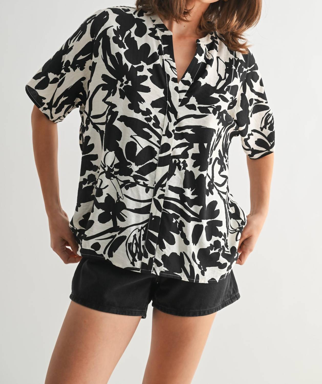 Fun 2 Fun - Black Botanical Blouse