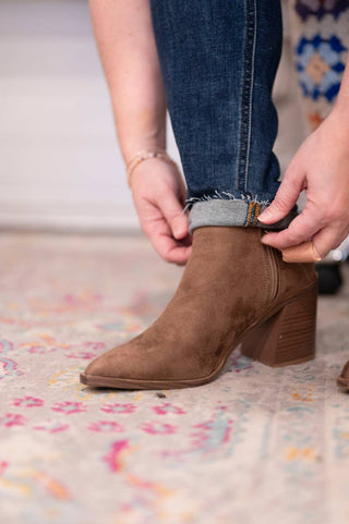 Judy Blue - Mid Rise Vintage Raw Hem Skinny Jean