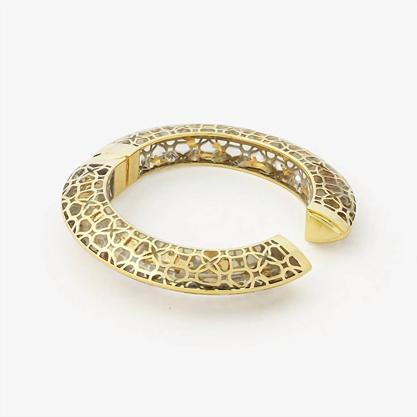 Avenue Chic - Women's Temple Muse Oval Hinge Cuff