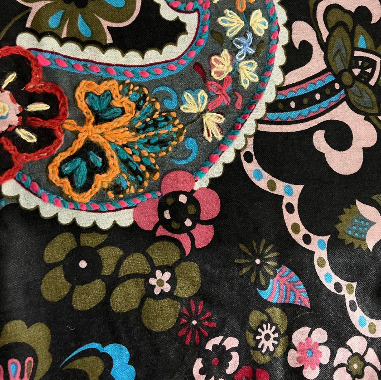 The Gray Crab - Women's Wool Scarf