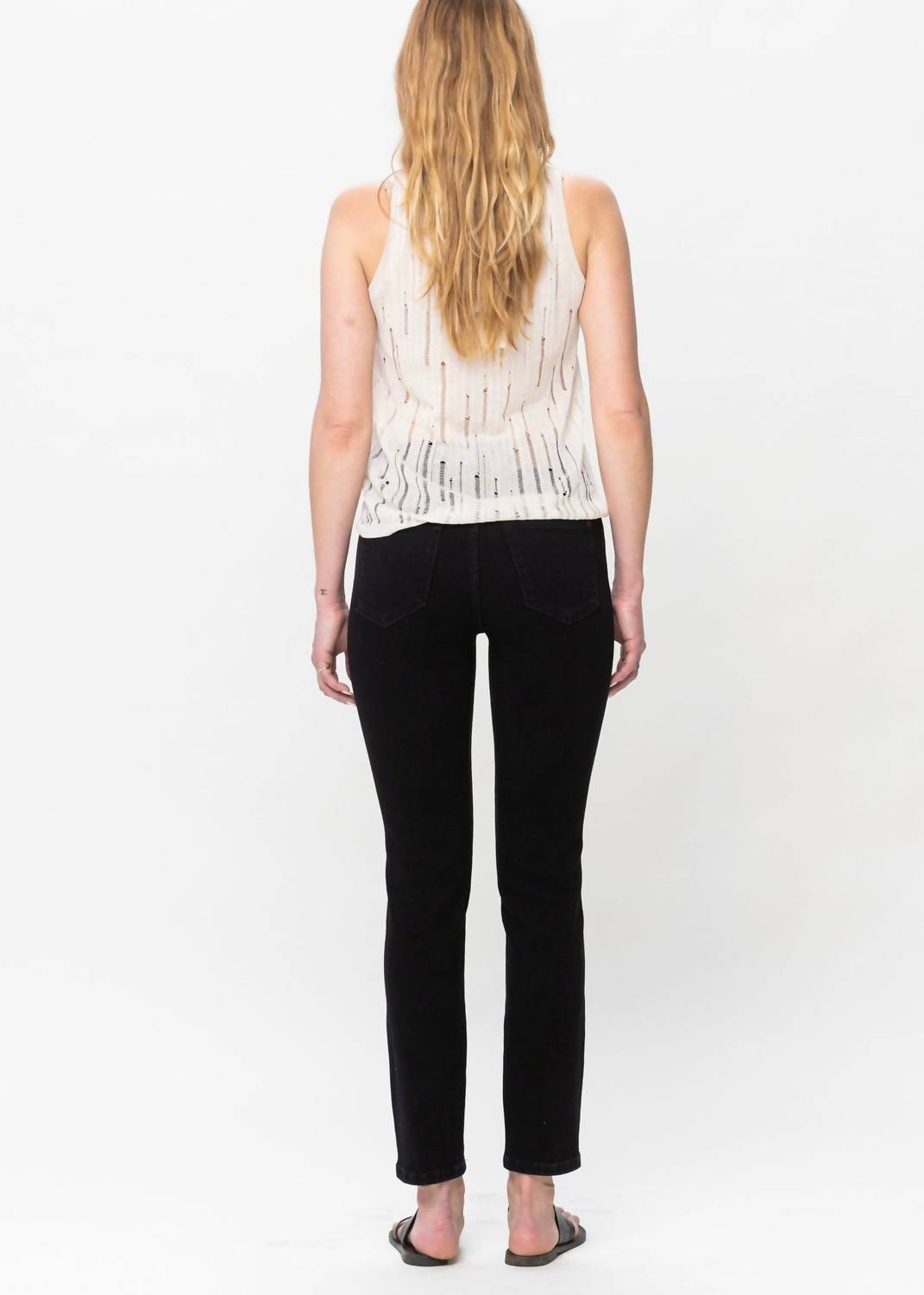Judy Blue - Mid Rise Slim Fit Jean