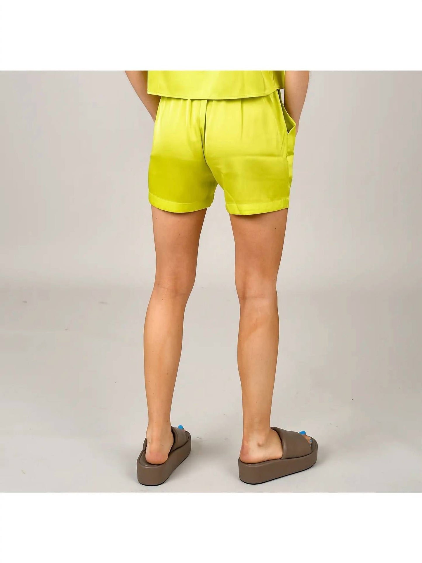 Rd Style - Patti Pull-on Short W/ Slant Pocket