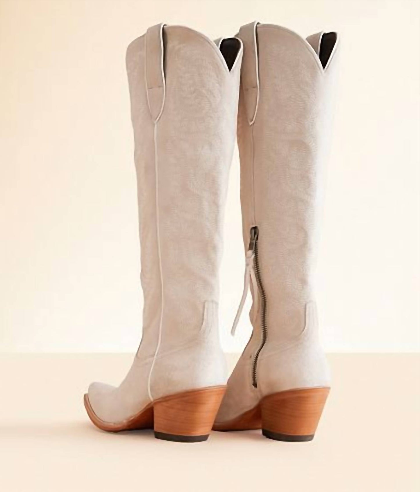 Ariat - Women's Laramie Stretchfit Leather Western Boots