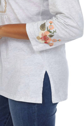 Paparazzi - Knit Embroidered Pull-Over Shirt