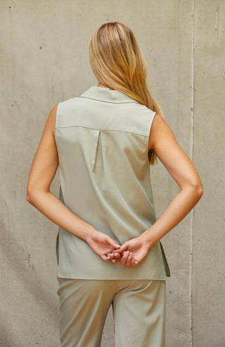 Crescent - Lisa Sleeveless Button Up Top