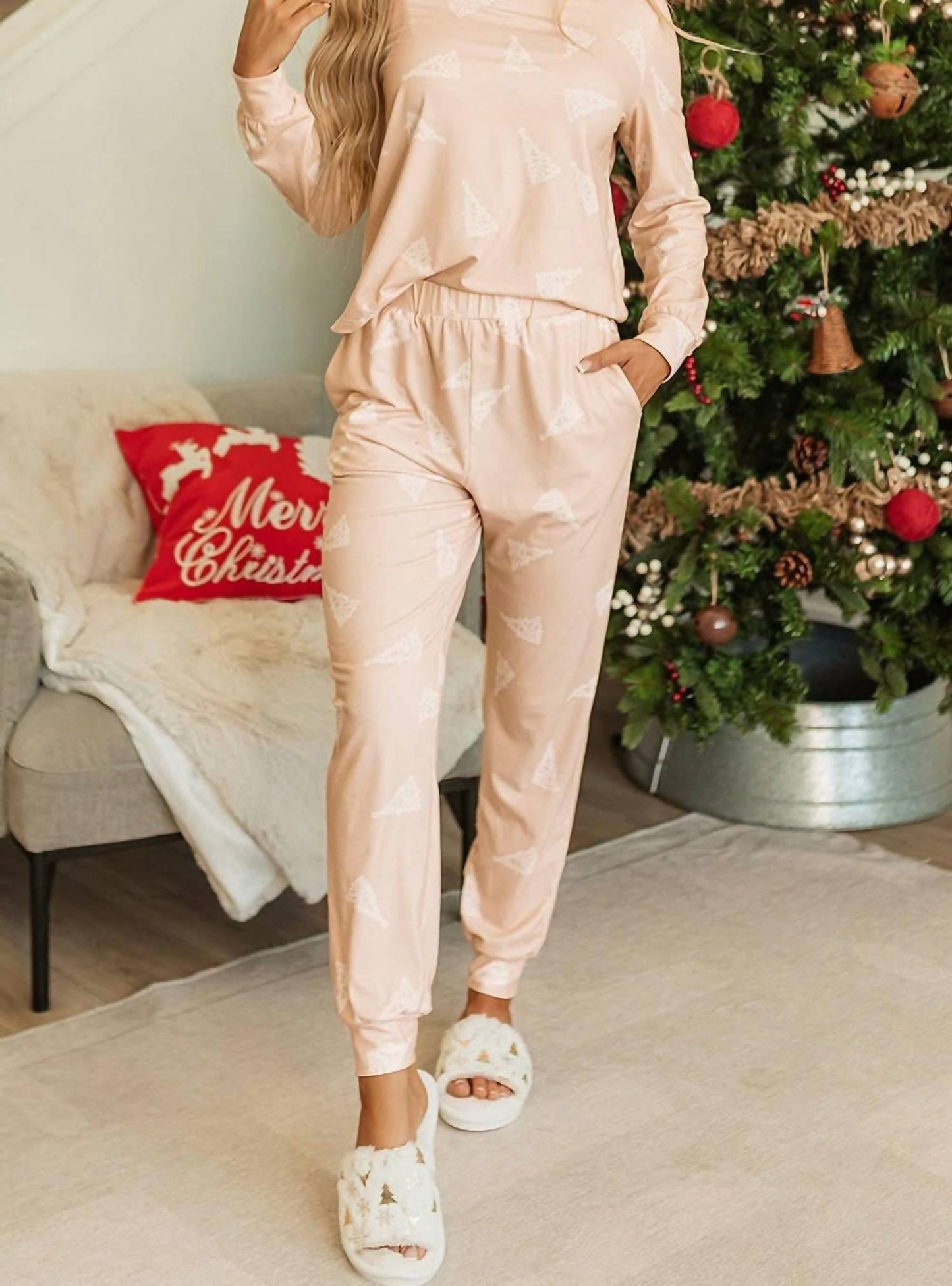 Aapparella - Christmas Top And Jogger Set