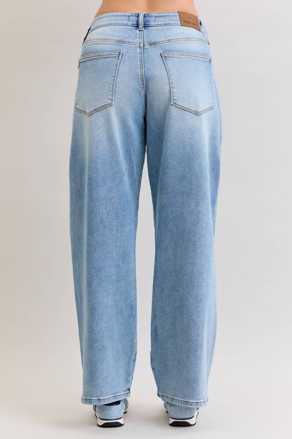 Judy Blue - High Waisted Wilhelmina Rigid Magic Jeans