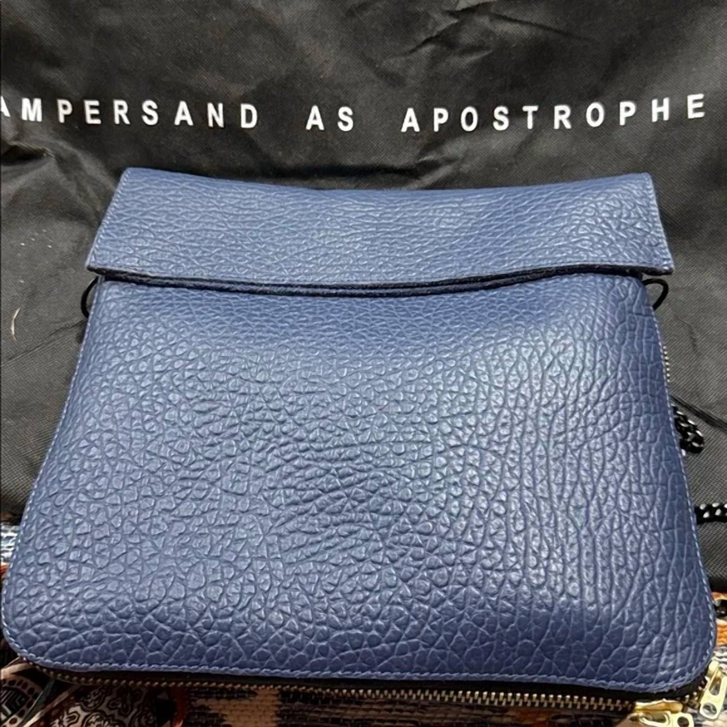 Ampersand As Apostrophe - Buffalo Large Parcel Bag