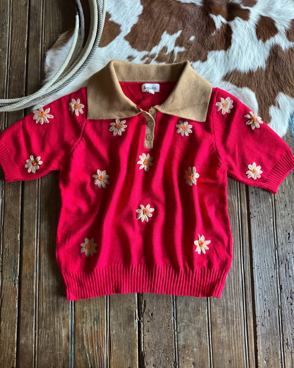 &Merci - Women's Daisy Drive Sweater Tee