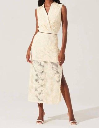 Astr - Sol Textured Floral Knit Midi Skirt