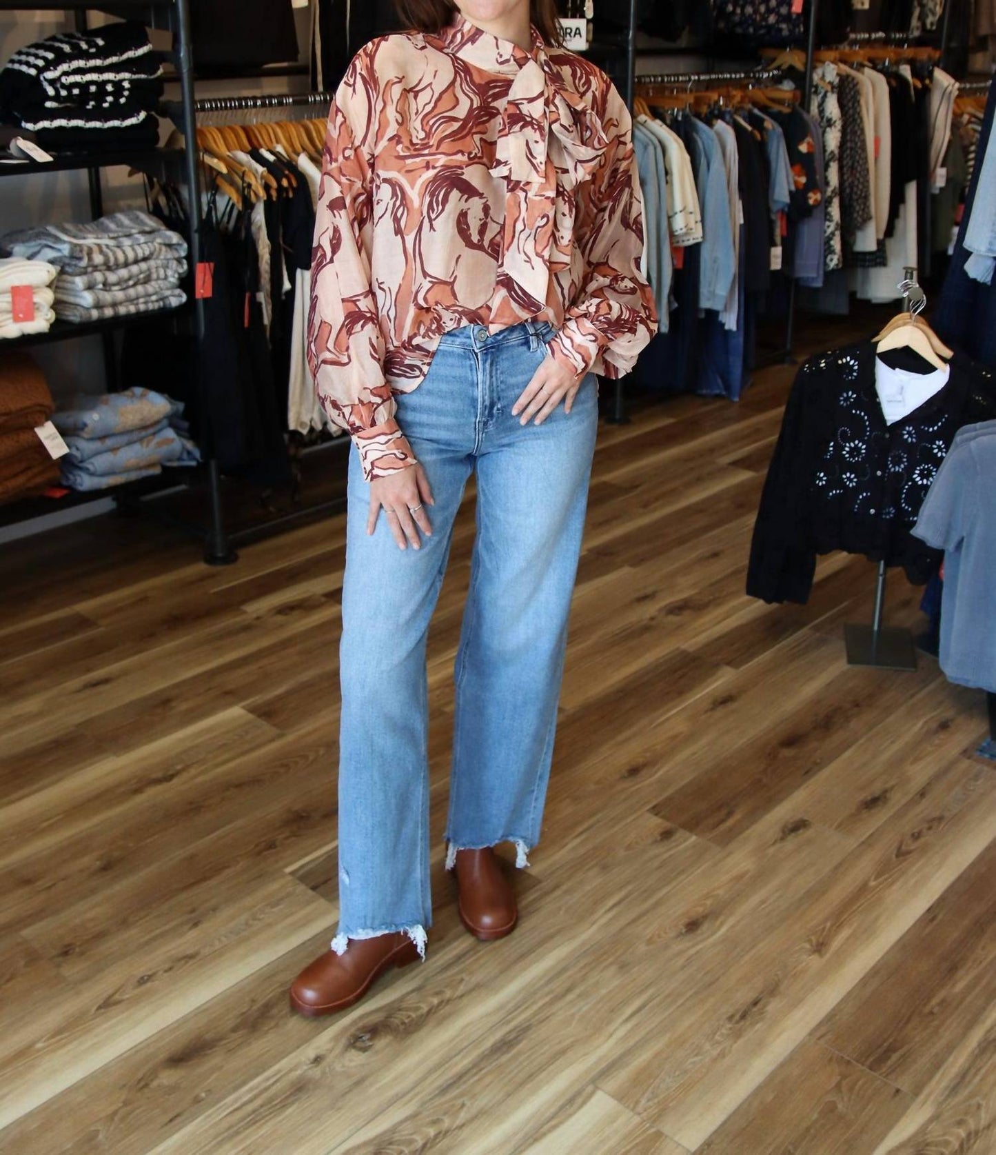 Steve Madden - Sutton Horse Abstract With Bow Top