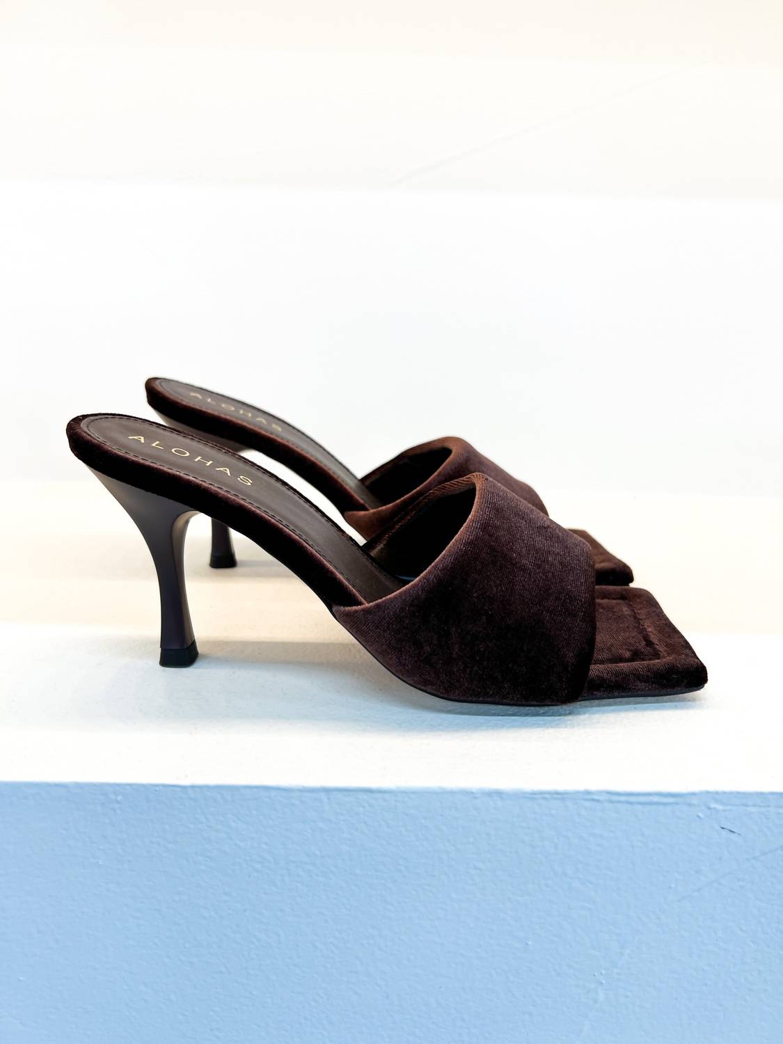 Alohas - Women's Puffy Velvet Block Heel
