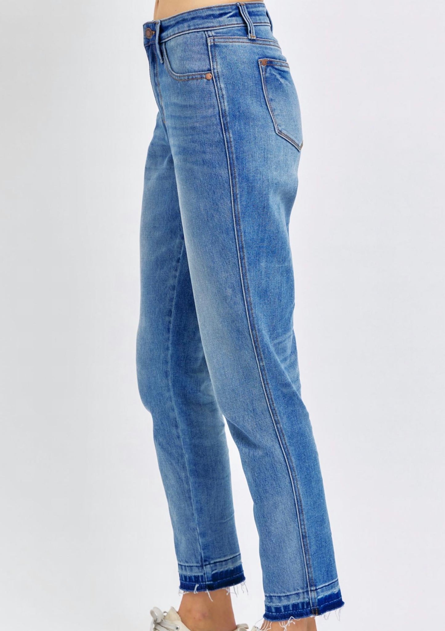 Judy Blue - Mid Rise Rigid Magic Release Hem Boyfriend Jeans