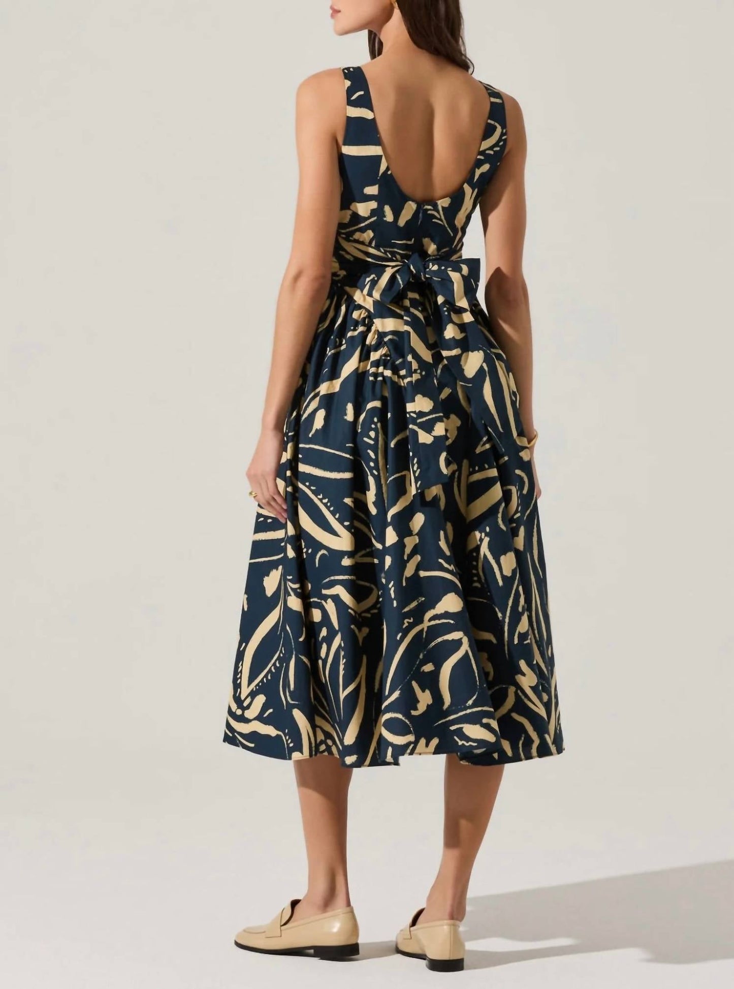 Astr - Vinya Drop Waist Midi Dress