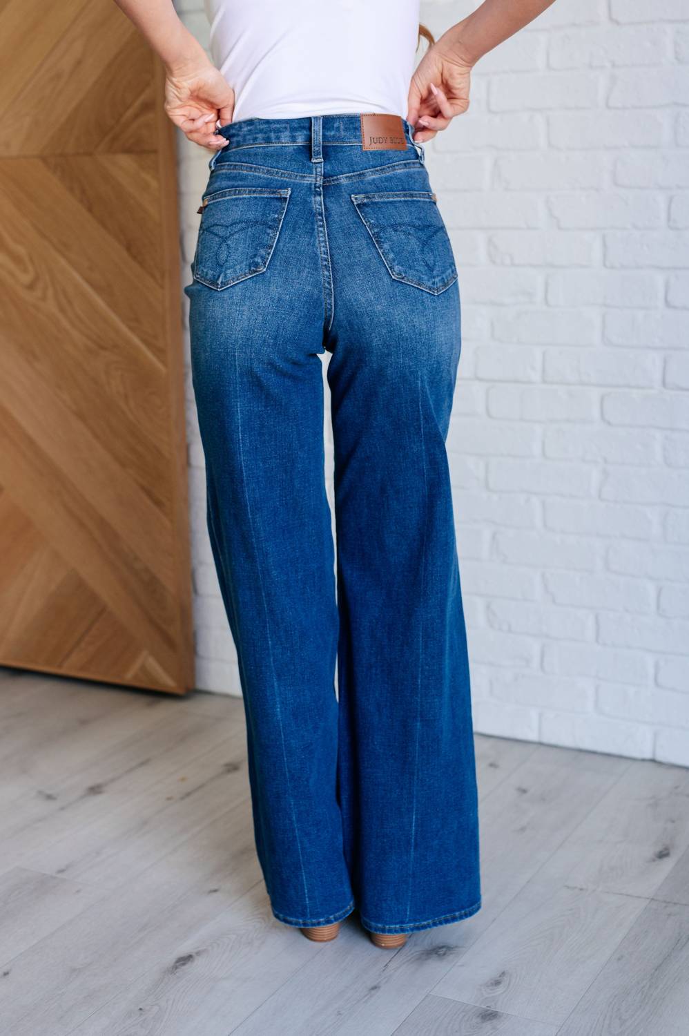 Judy Blue - Women's High Rise Tummy Control Retro Wide Leg Jeans