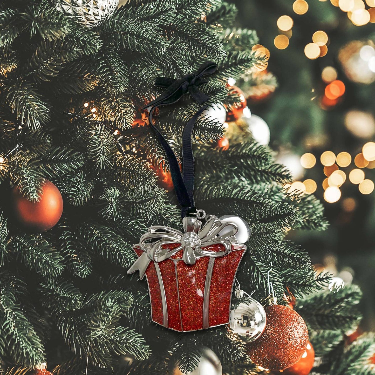 Creative Gifts International - 3D Gift Box Ornament